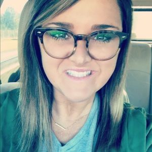 Meet your Posher, Amberly